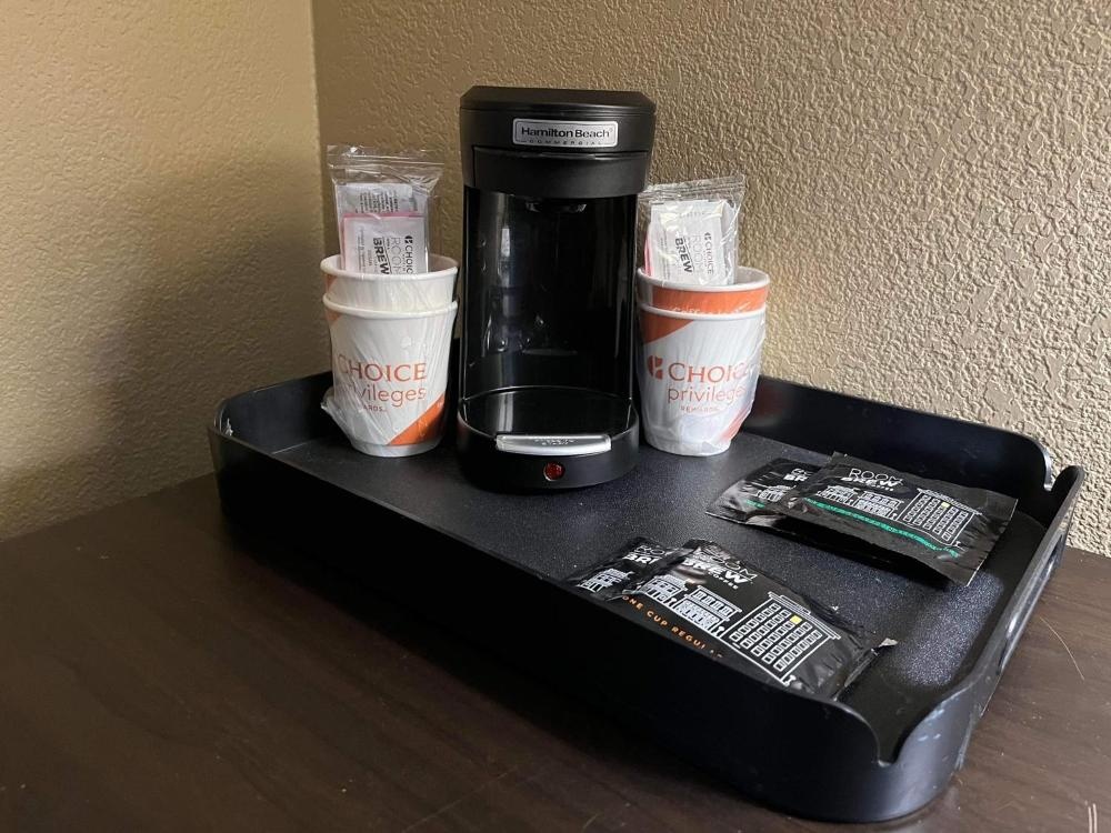 Quality Inn & Suites Image 16