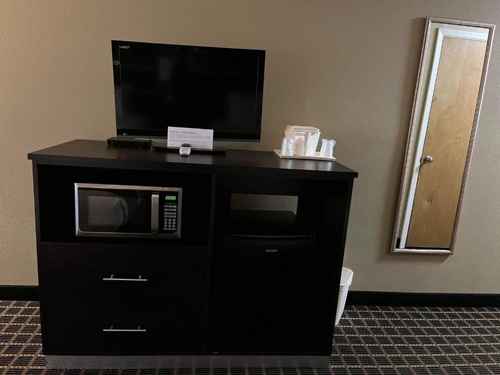 Quality Inn & Suites Image 19