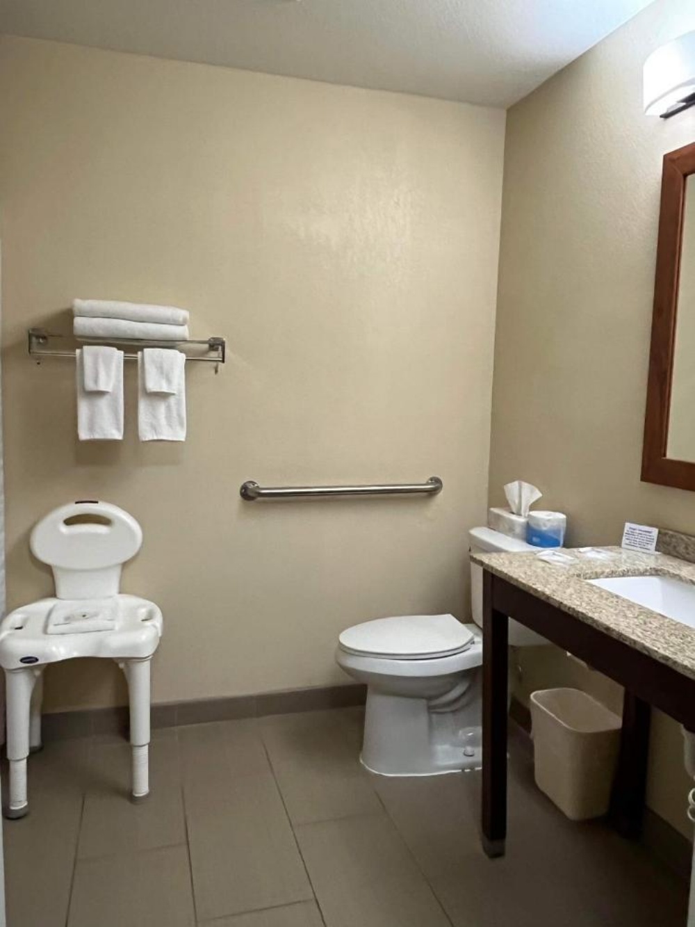 Quality Inn & Suites Image 25