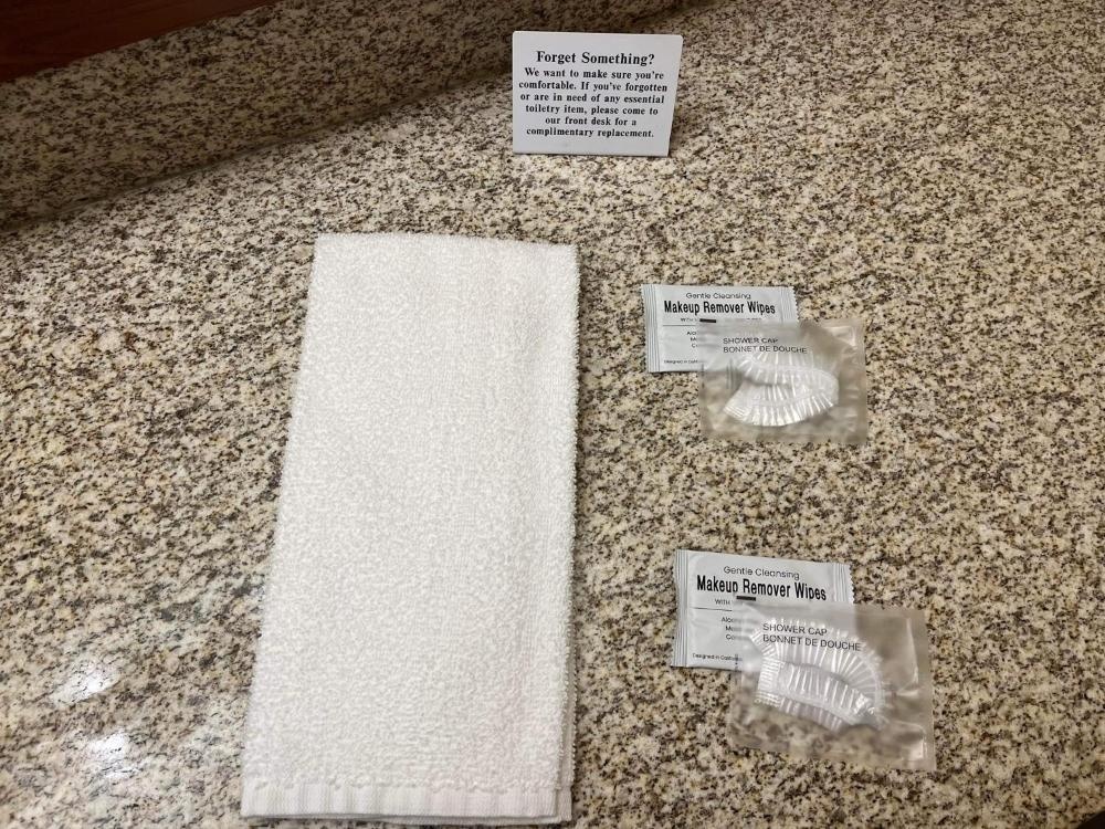 Quality Inn & Suites Image 26