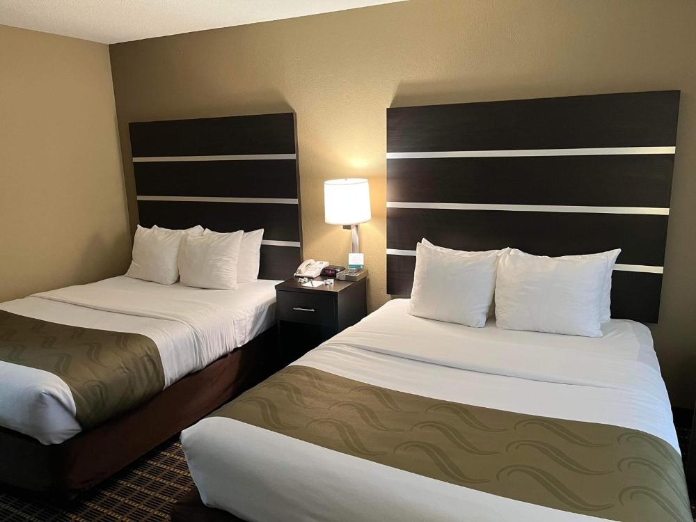 Quality Inn & Suites Image 7